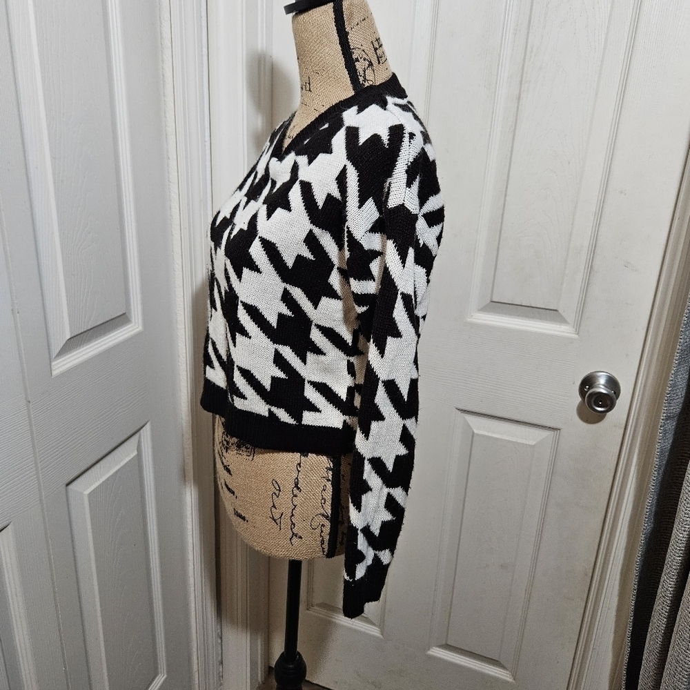 Girls Self Esteem Black and White Print Sweater Size 16 - Picture 3 of 11